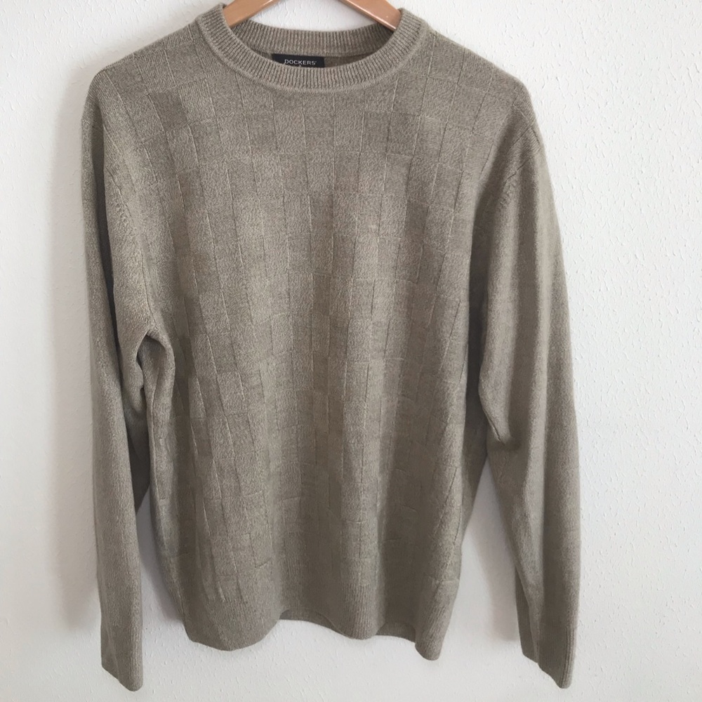 Oatmeal Sweater with Center Pattern